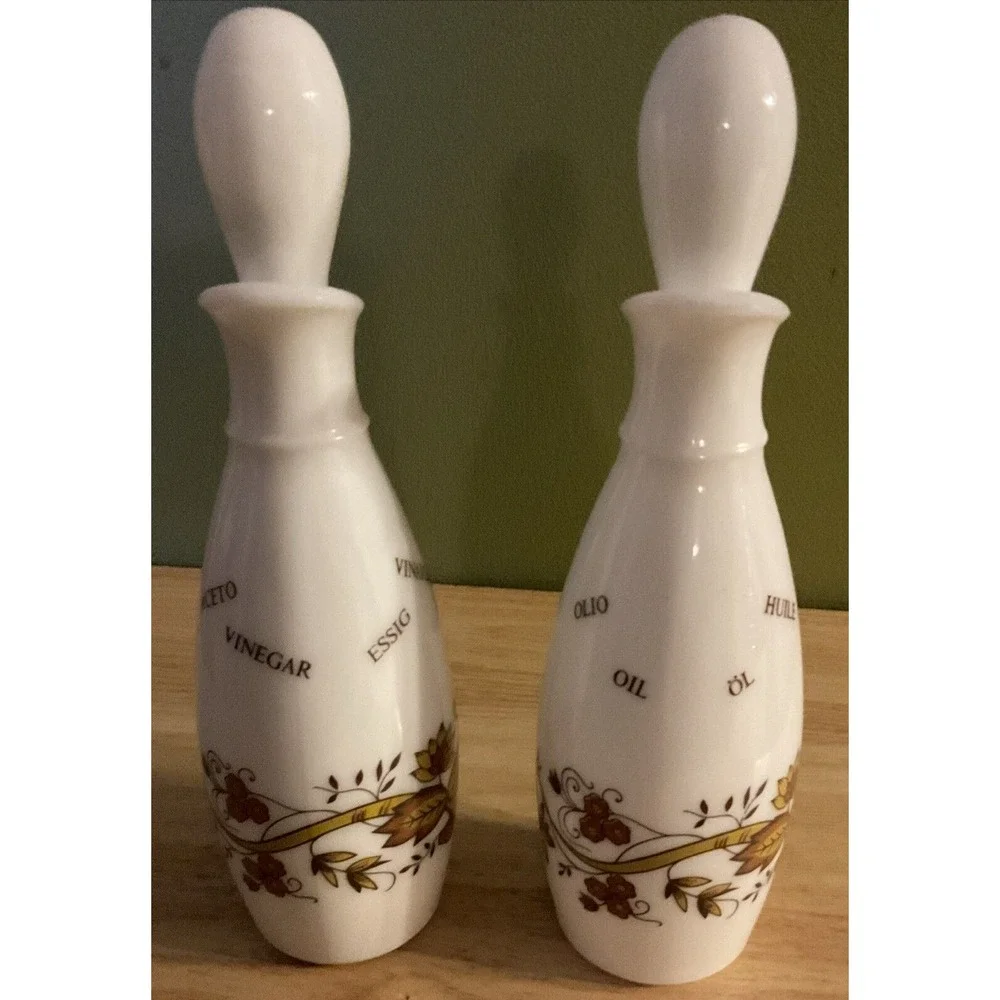 Vintage 10 Piece Milk Glass Cruets, Salt And Pepper Shakers‎ And Spice Jars